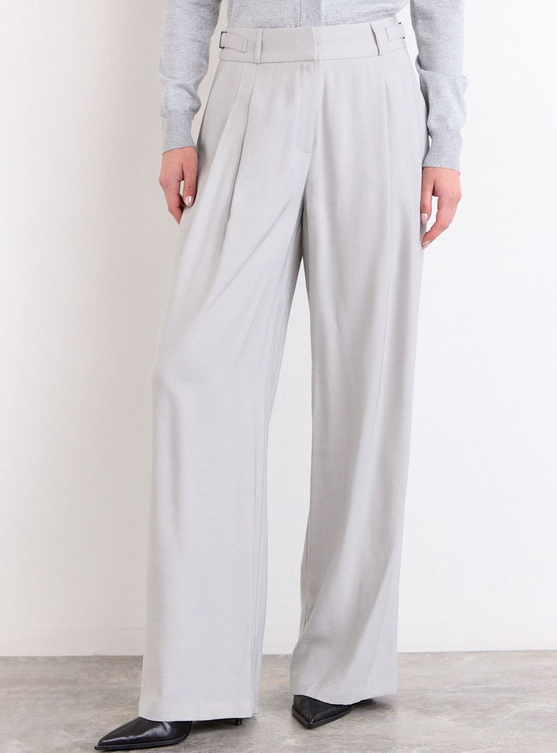Pantalón Liso Wide Leg Tiro Medio Pretina Detalle