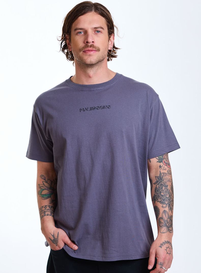 Polera Manga Corta Diseño en Espalda