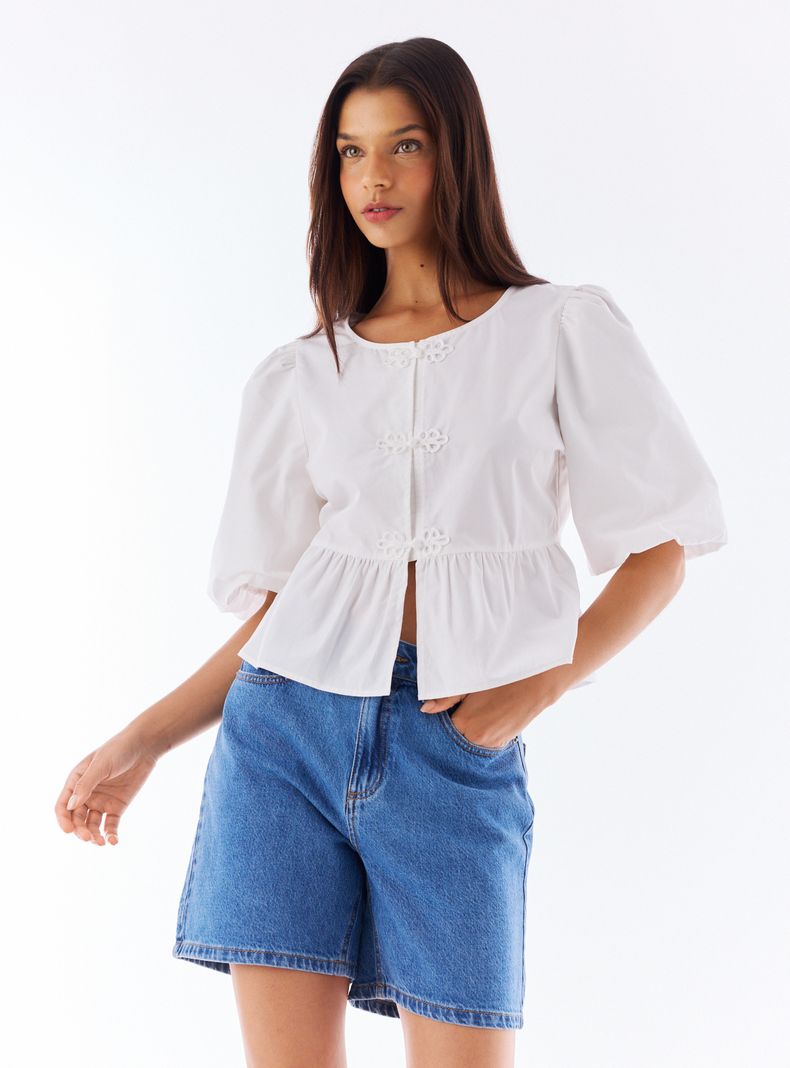 Blusa Mangas Globo Alamares y Peplum Fruncido
