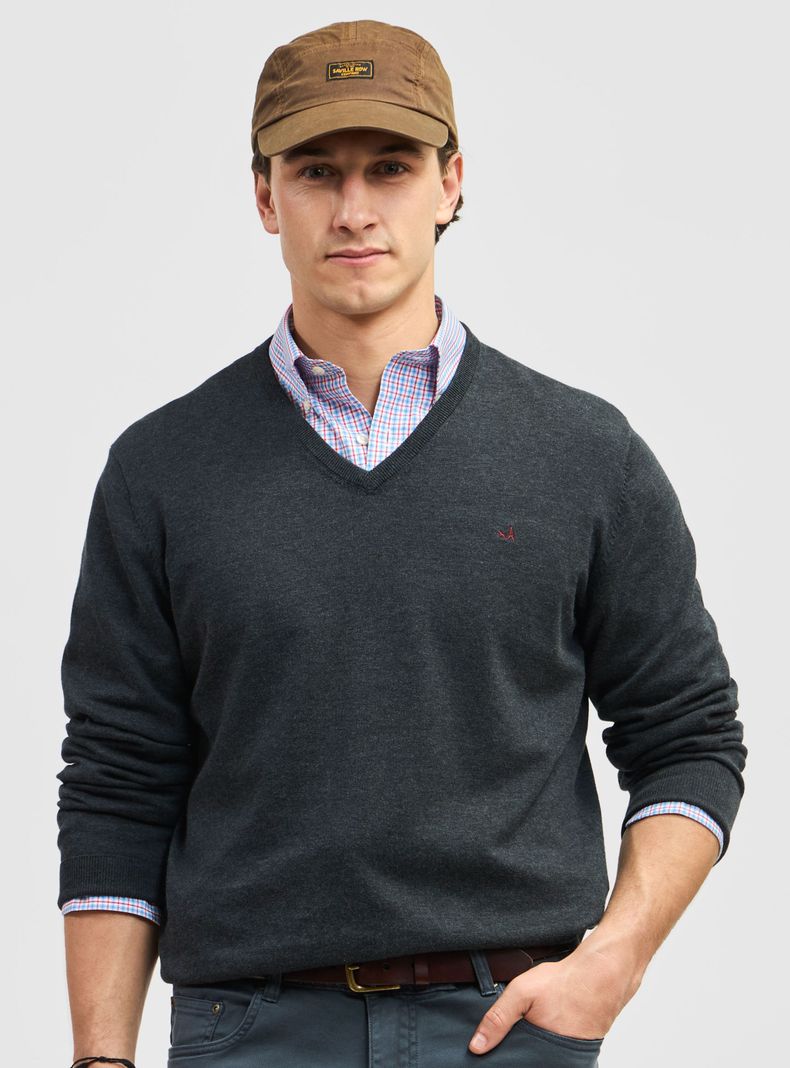 Sweater Manga Larga Cuello V Pima Clásico