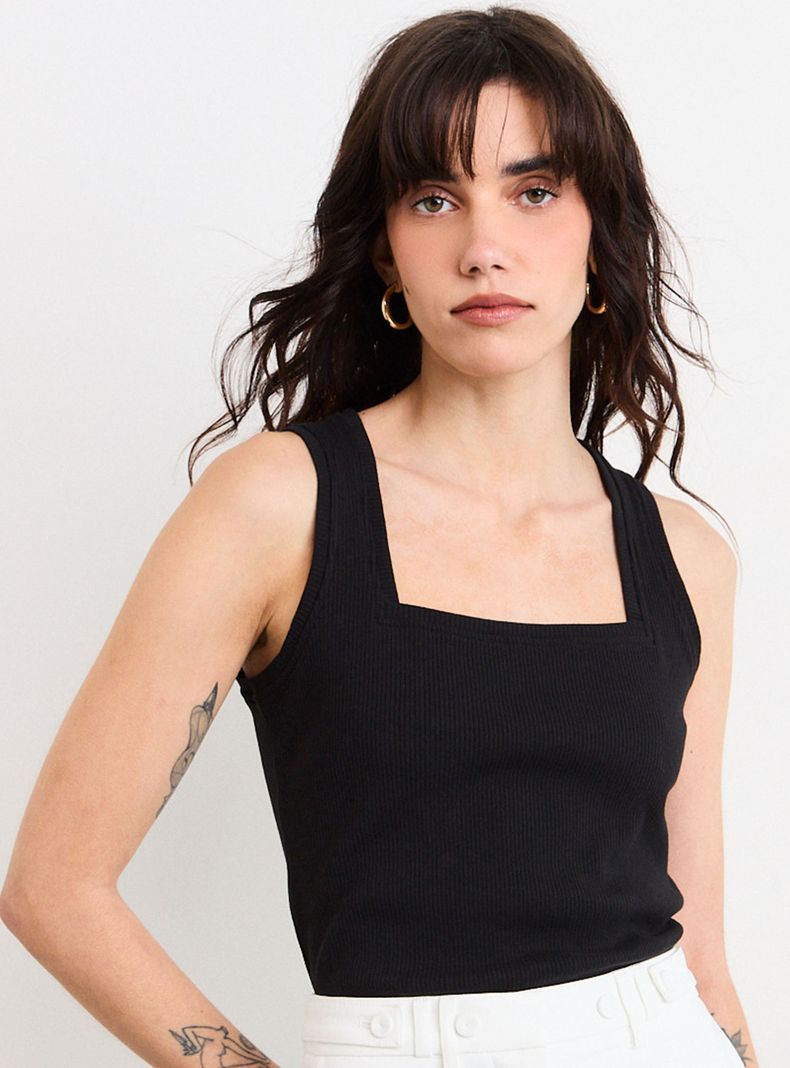Polera Lisa Escote Cuadrado Regular