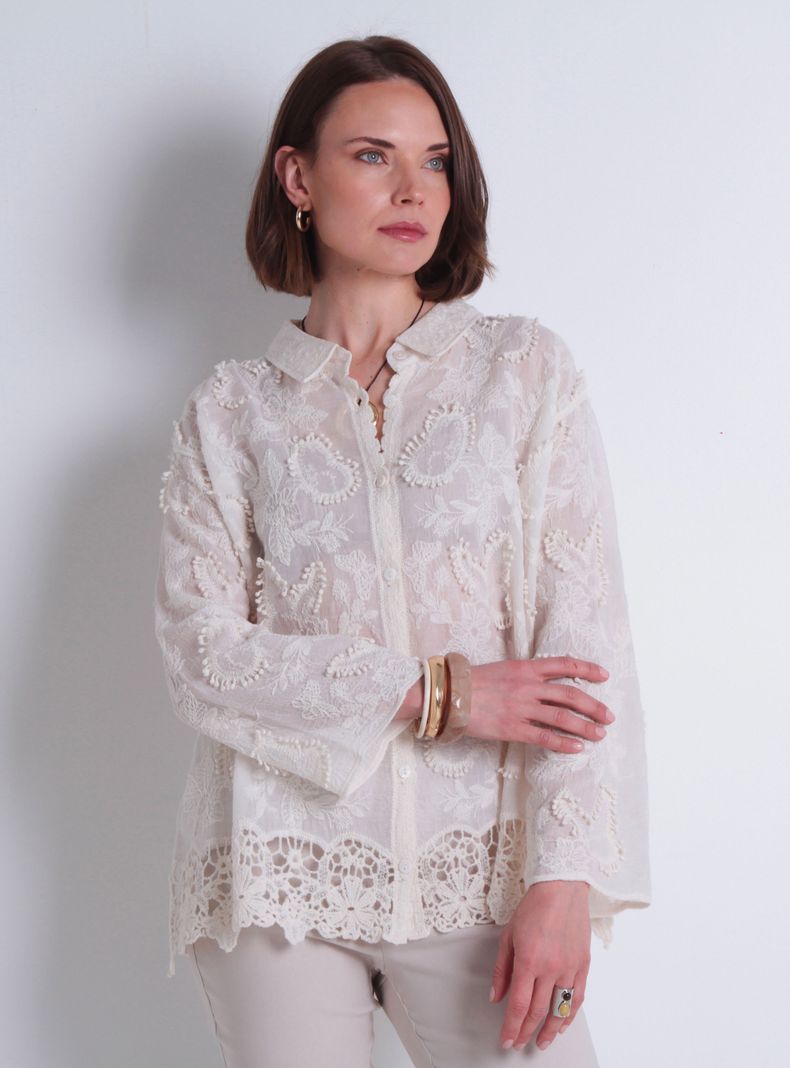 Blusa Brodery Manga 3/4 Abotonada en Delantero