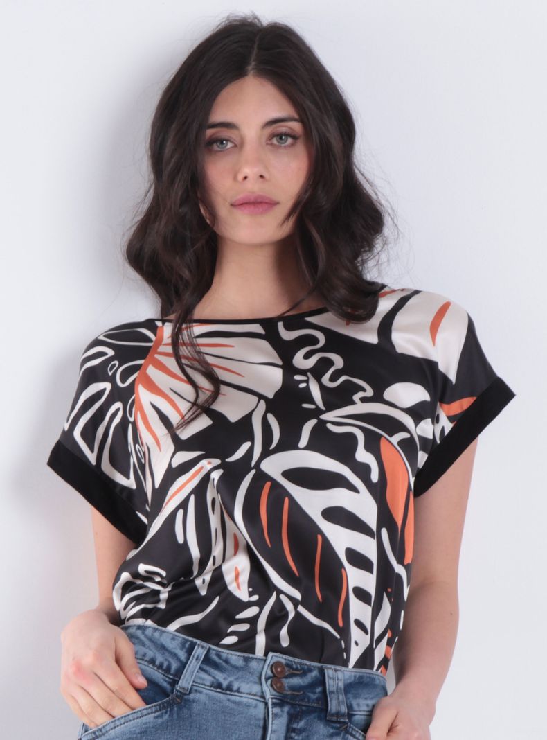 Polera Estampada Manga Corta Escote Redondo