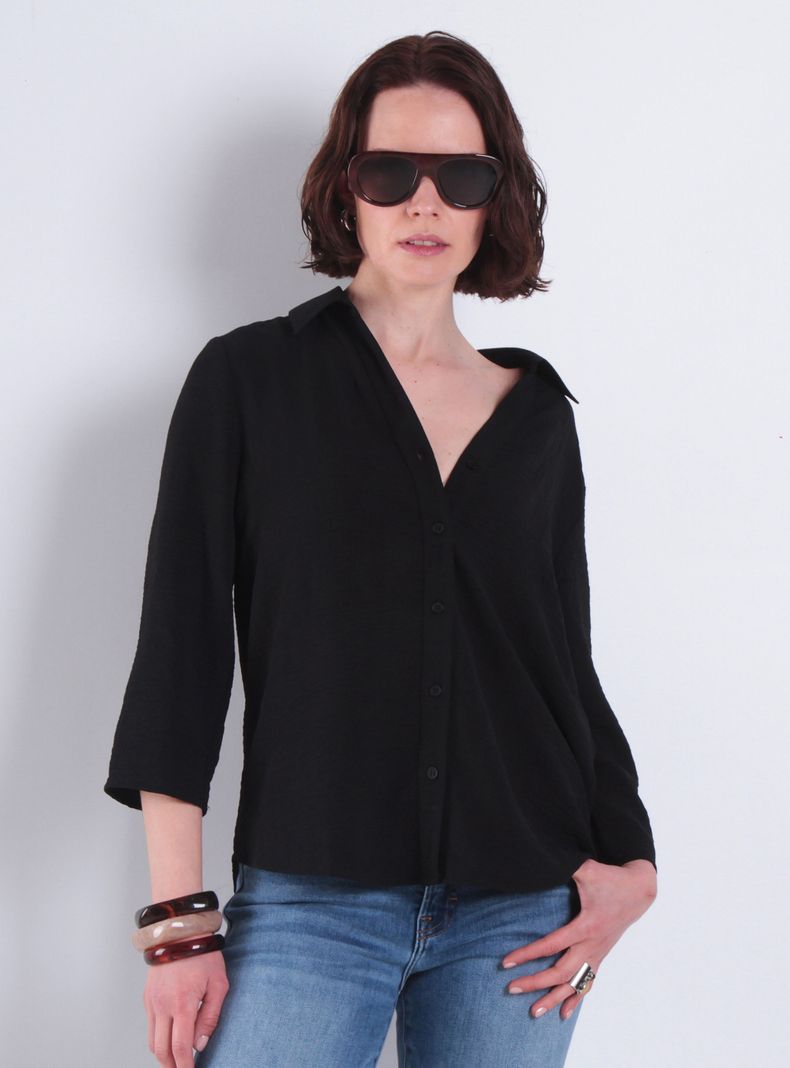 Blusa Manga 3/4 Abotonada en Delantero Escote V