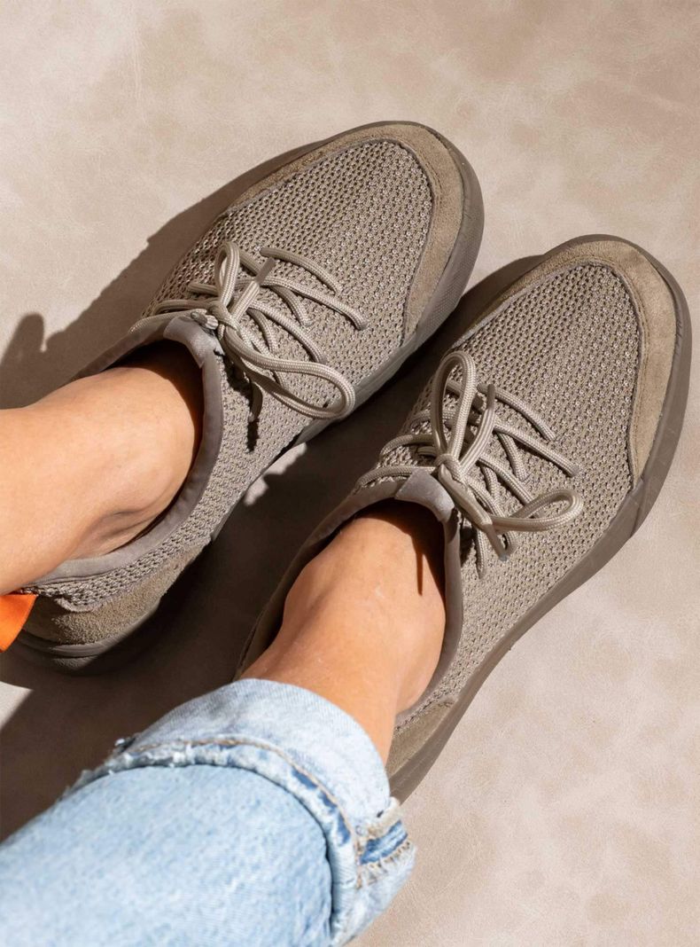 Zapatilla Urbana Versa Knit Taupe Mujer