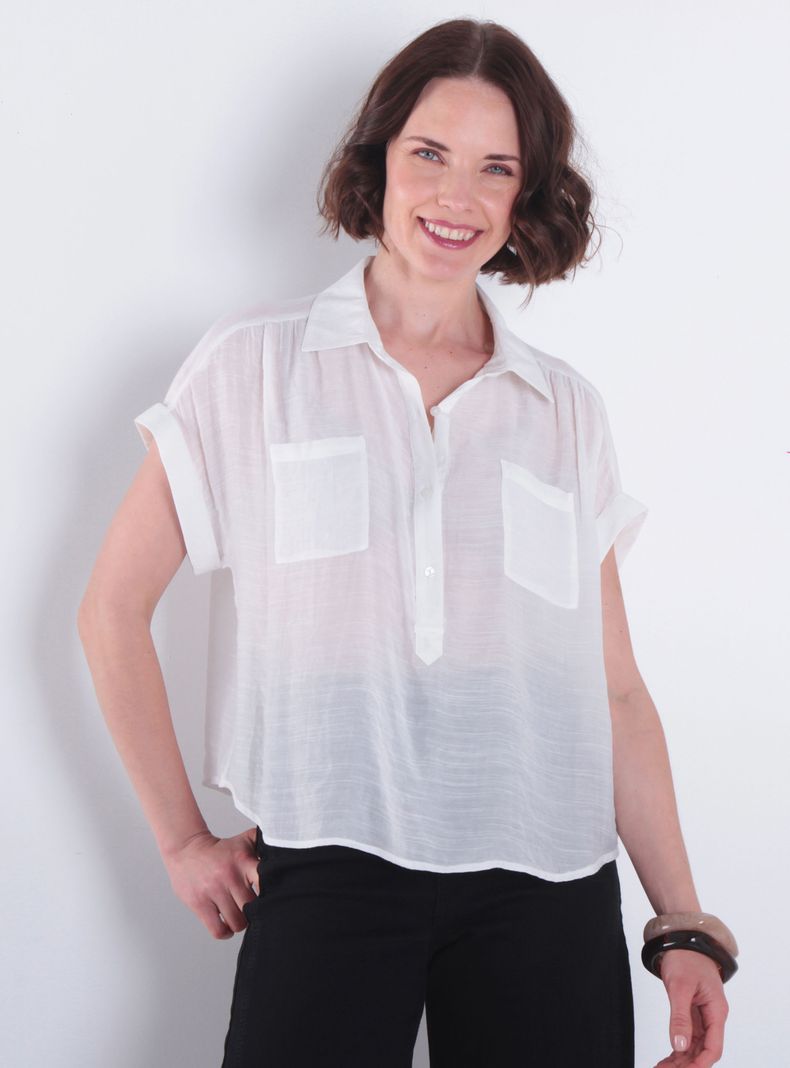 Blusa Manga Corta Abotonada en Delantero con Bolsillos