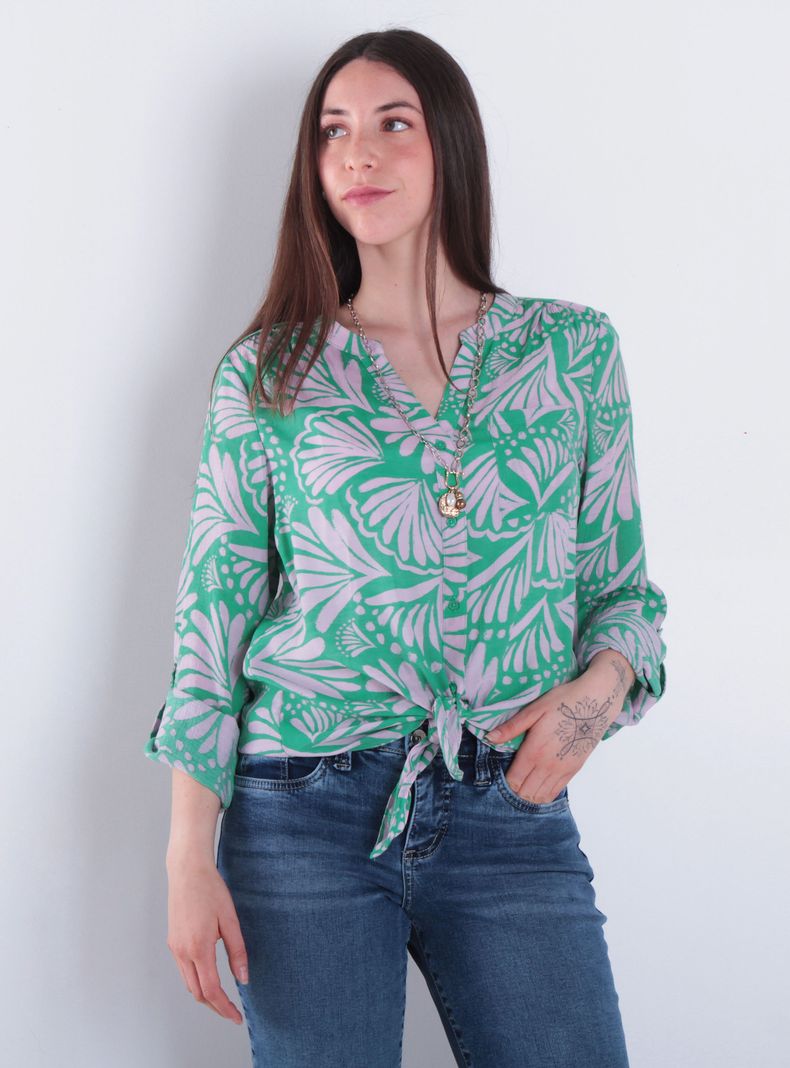 Blusa Manga Larga Estampada Abotonada y Bolsillo