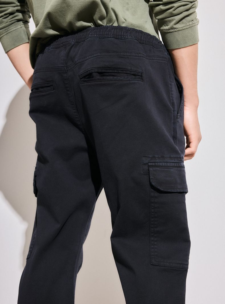 Pantalón Jogger Bolsillo Cargo con Puños-3
