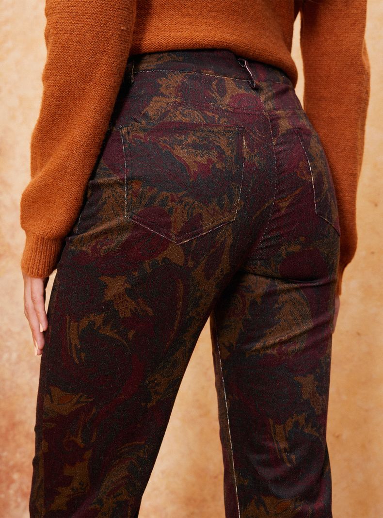 Pantalón Estampado y Bolsillos Traseros-3