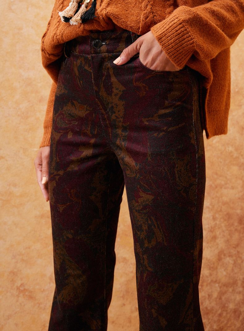 Pantalón Estampado y Bolsillos Traseros-2