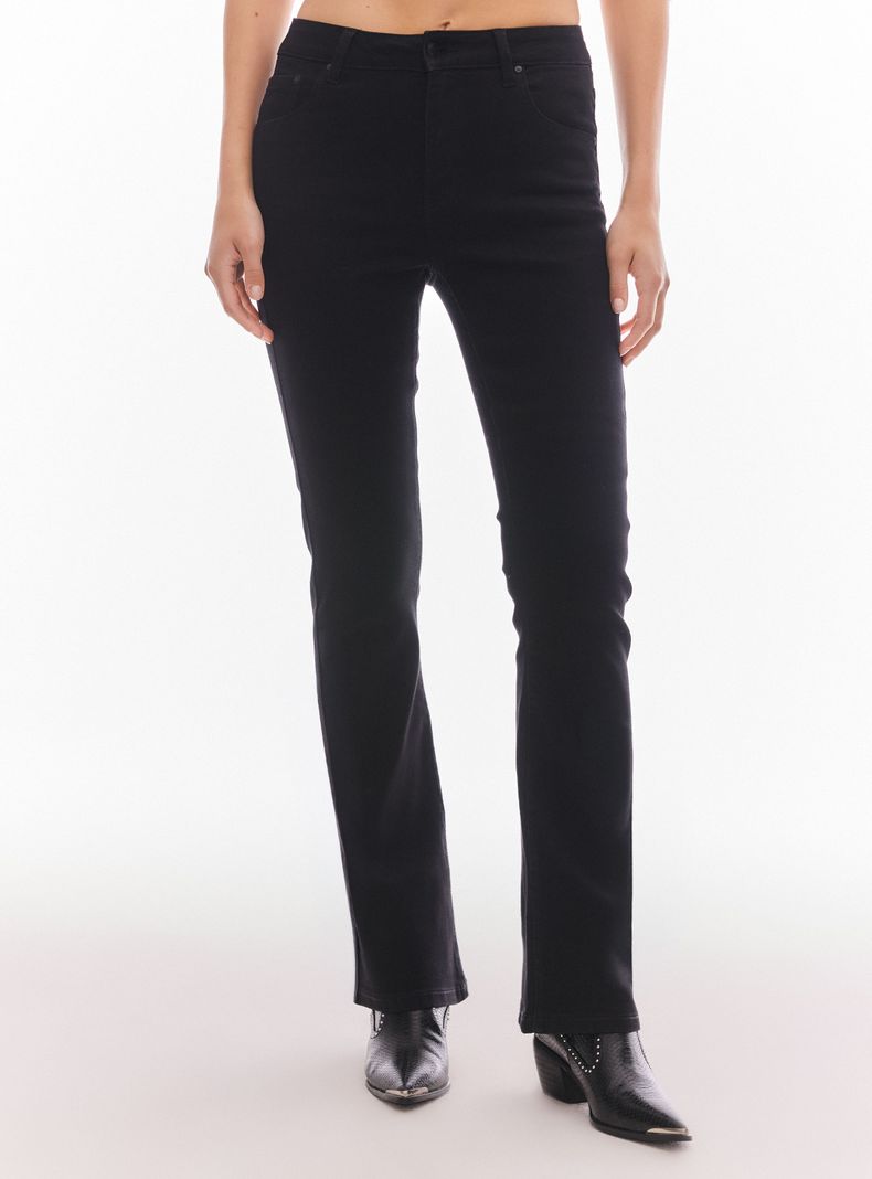 Jeans Básico 5 Bolsillos Flare Tiro Medio