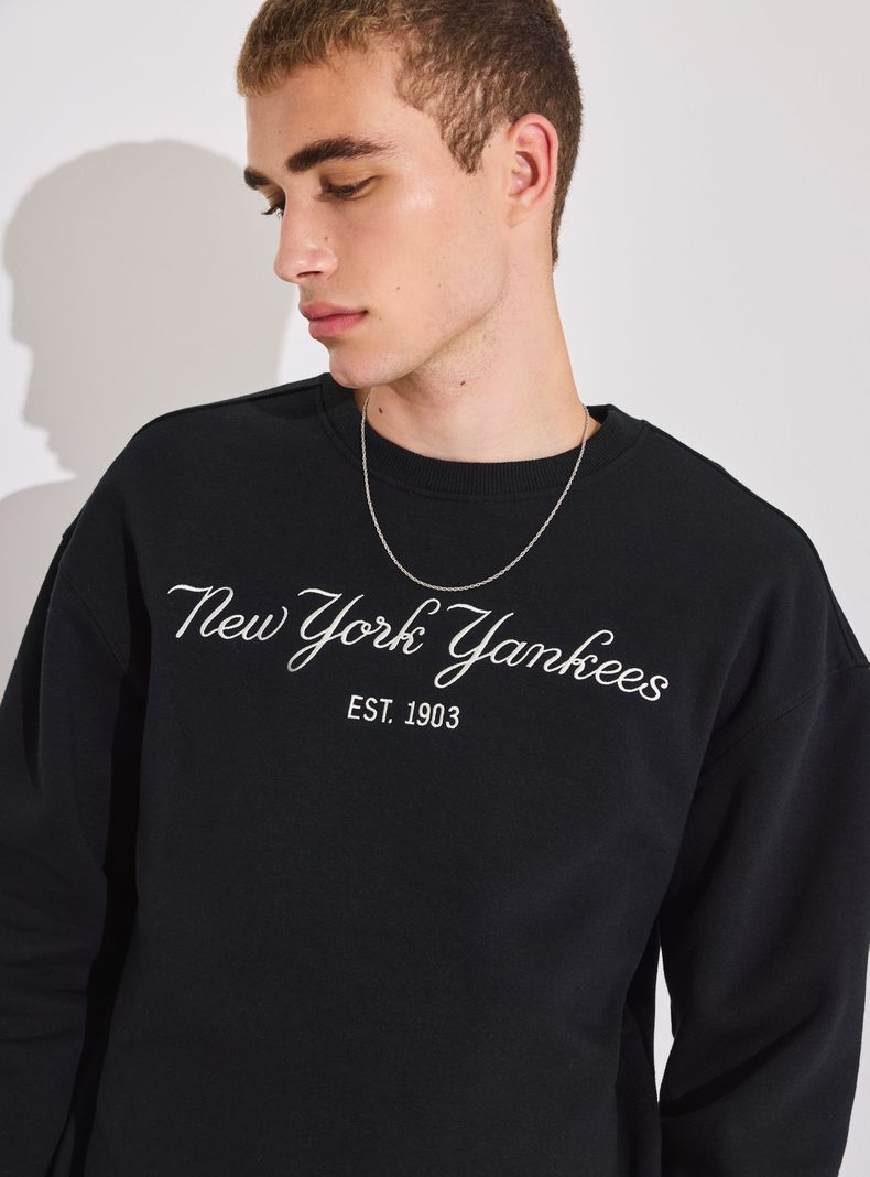 Sweater Embroidered Drop Shoulder Regular Fit-2