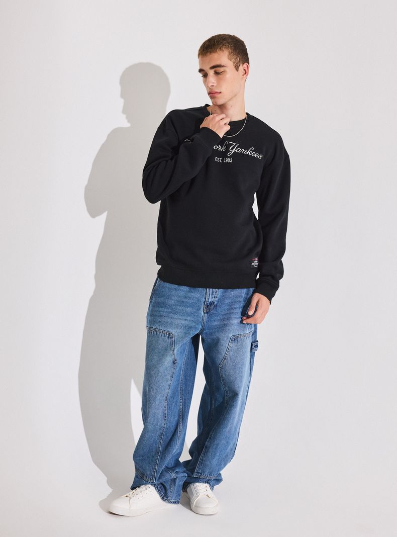 Sweater Embroidered Drop Shoulder Regular Fit-4