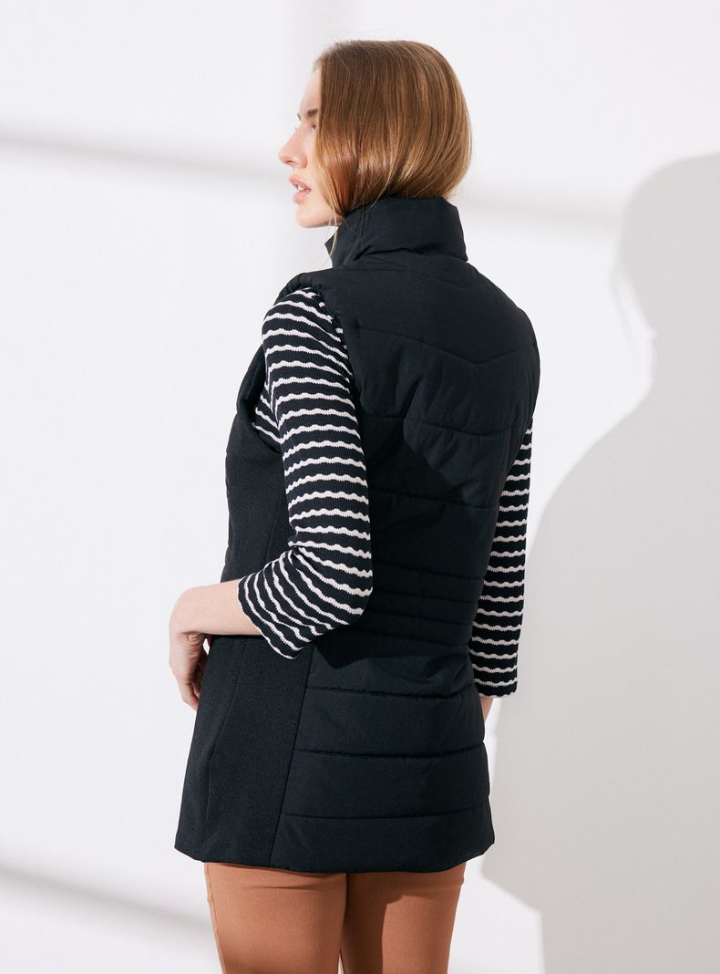 Parka Acolchada con Detalle Rígido en Costados-1