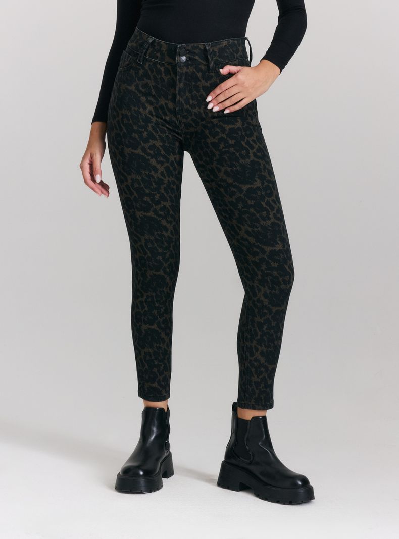 Jeans Animal Print 2 Botones-0