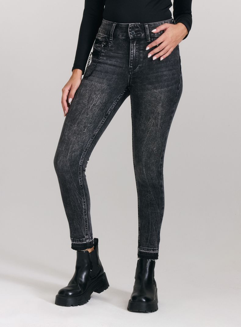 Jeans Gravillado con Cierres y Cadena-0