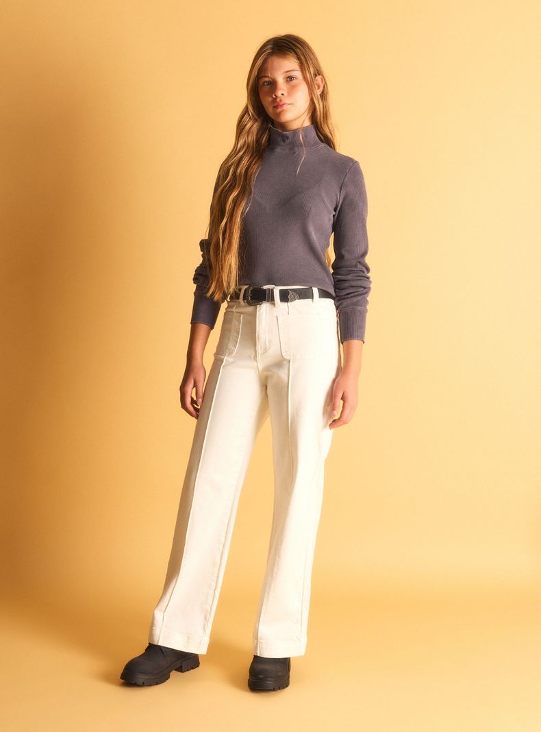 Jeans con Bolsillos Frontal y Cortes-3