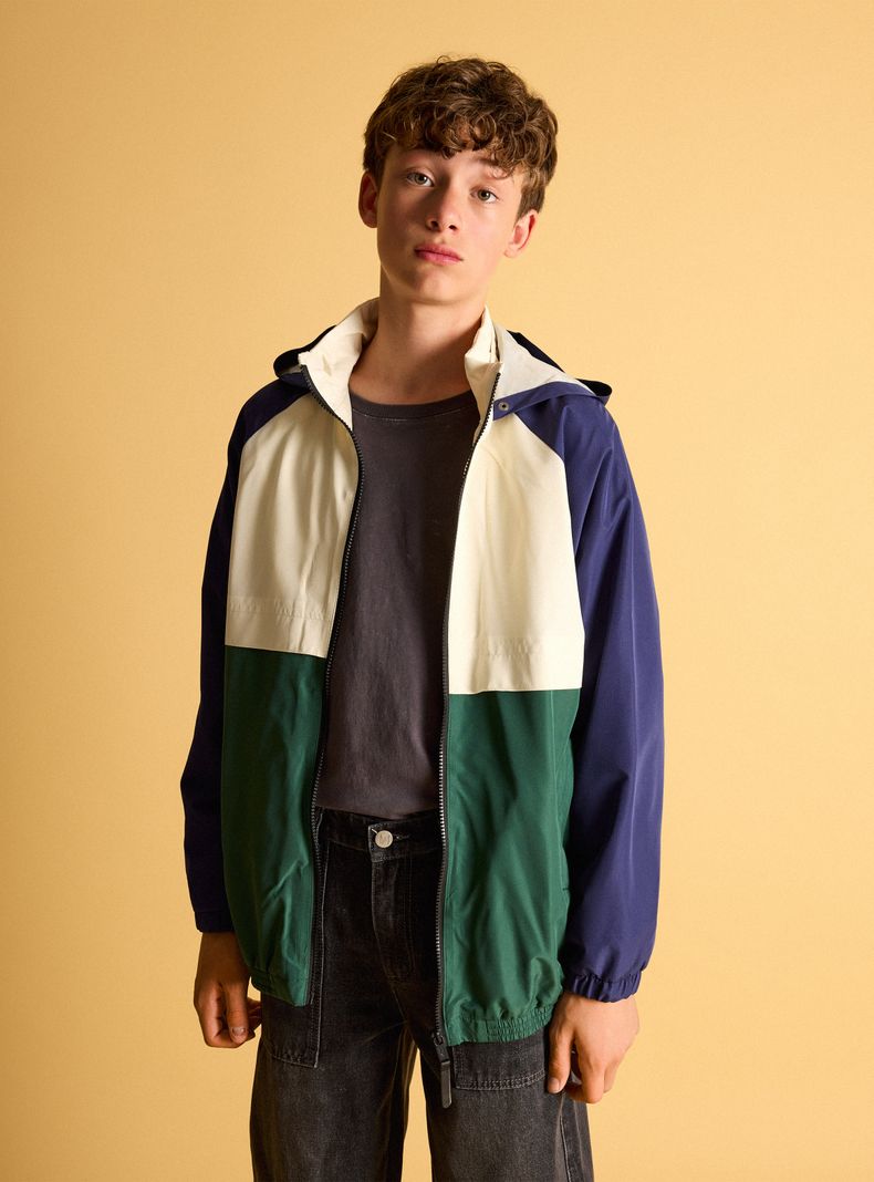 Chaqueta Color Block con Capucha-4