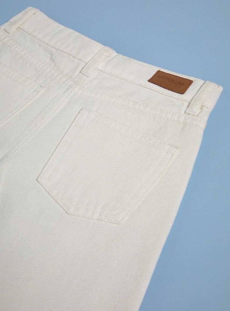Jeans con Parches Deflecados de Mariposa-3