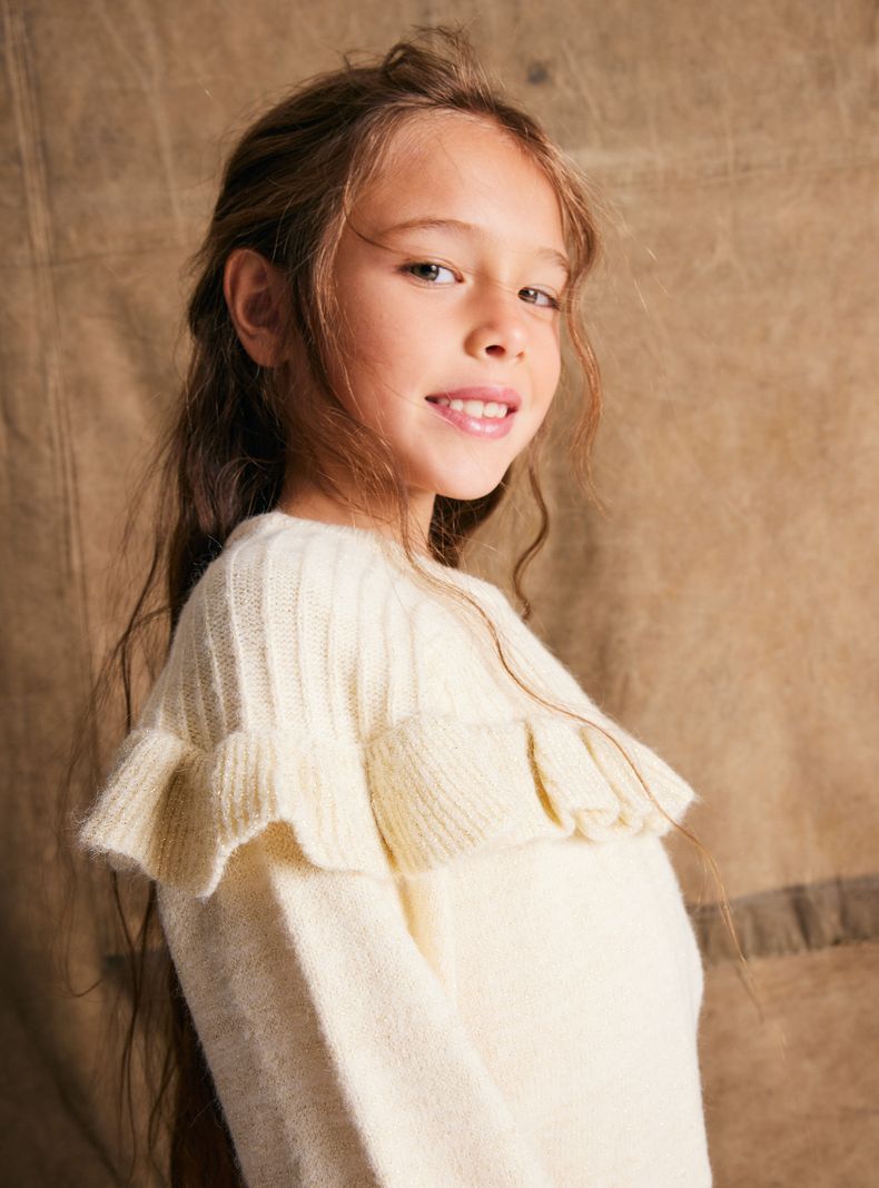 Sweater Chaleco Cerrado con Vuelito y Lurex-1