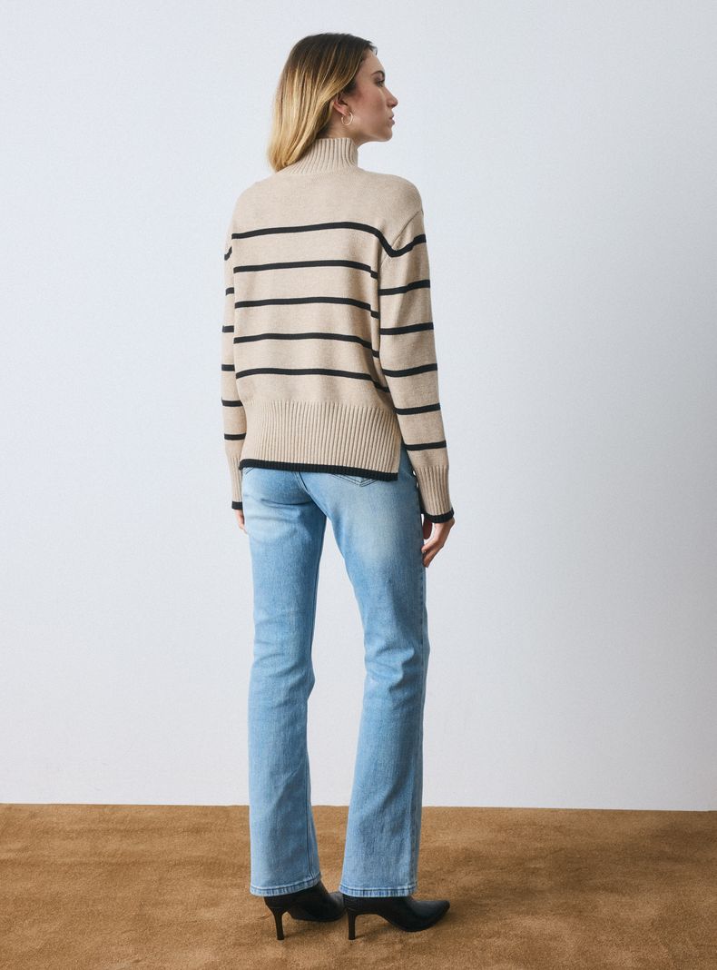 Sweater Holgado con Líneas-5