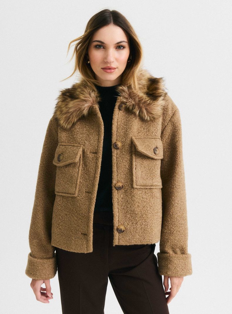 Chaqueta Texturada con Cuello de Piel-0