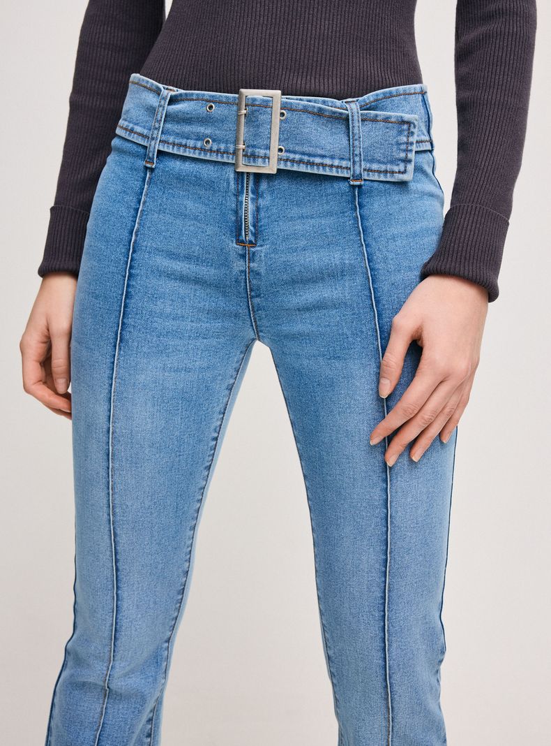 Jeans Boot Cut con Cinturón Denim-2