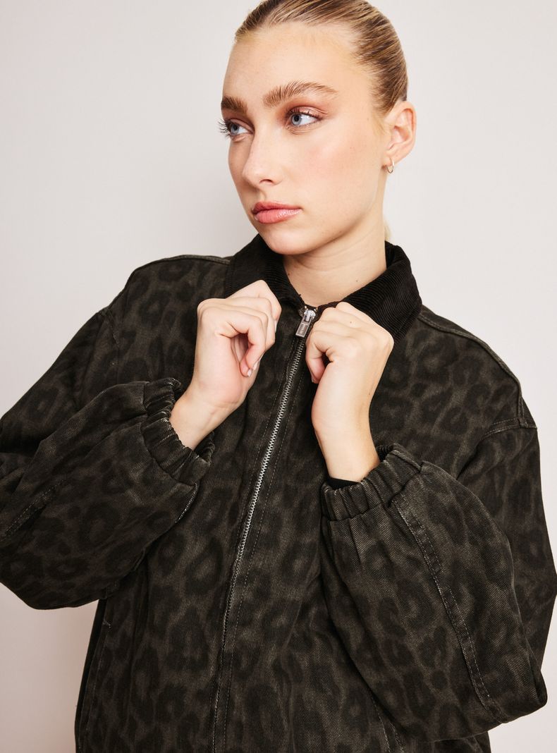 Chaqueta Estampado Leopardo con Cuello de Cotelé-2