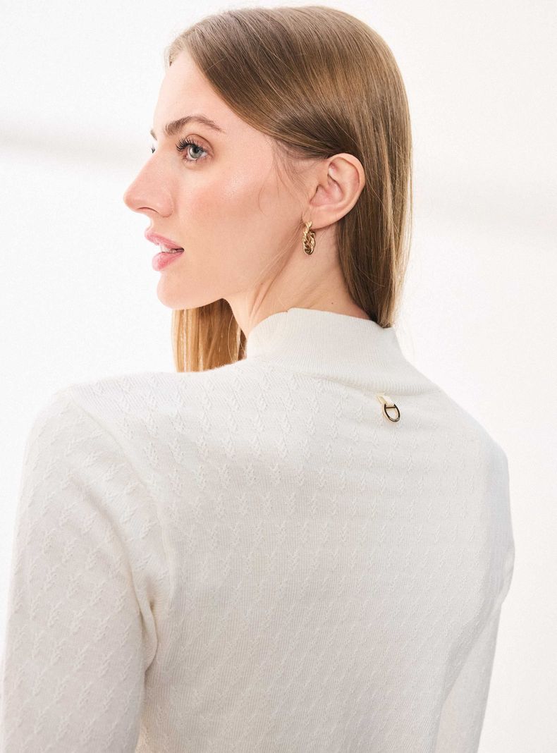 Sweater Cuello Alto Básico con Textura-3