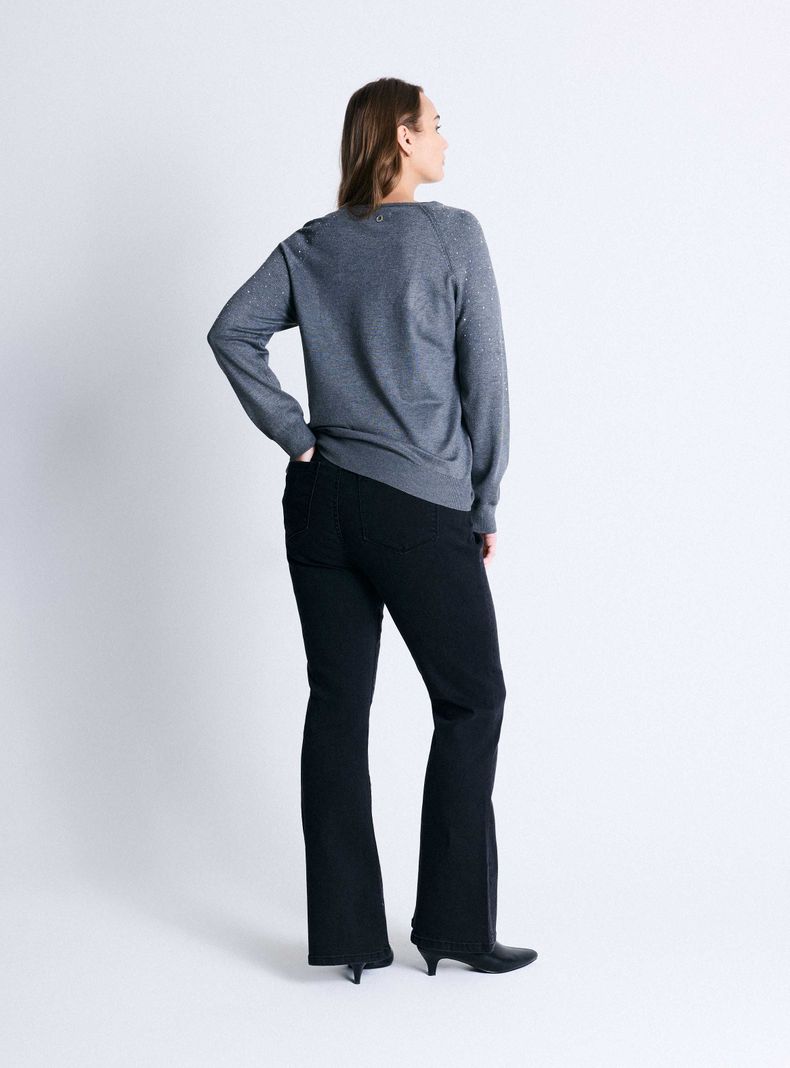 Jeans Flare con Tachas en Bolsillos Delanteros Talla Curvy-5