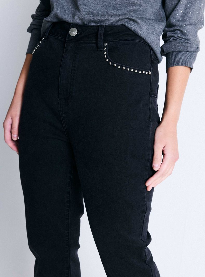 Jeans Flare con Tachas en Bolsillos Delanteros Talla Curvy-2