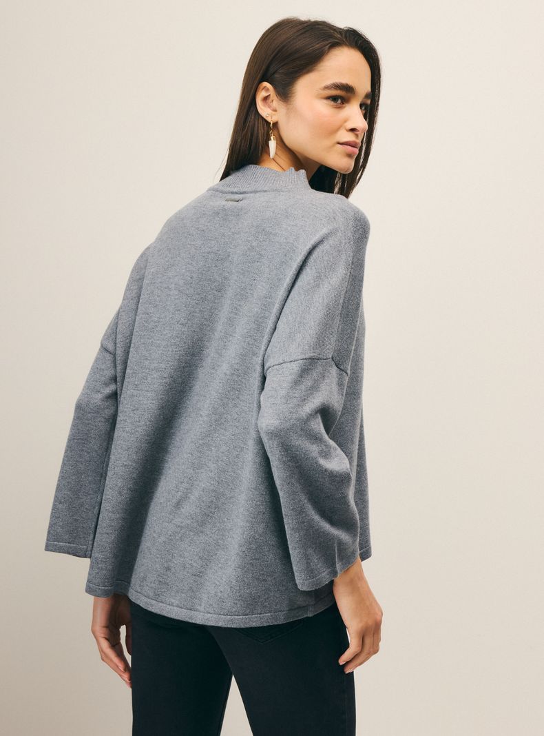 Sweater con Tachas Decorativas-1