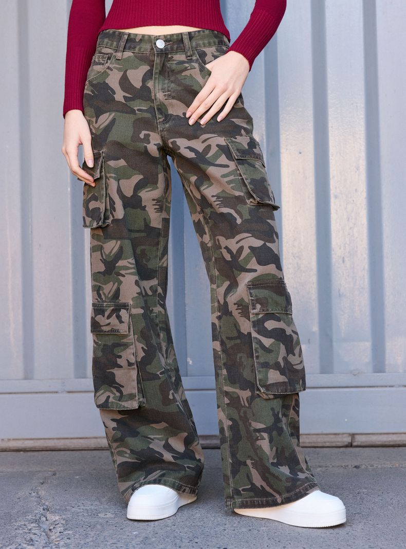 Jeans Multi Bolsillos Print Camuflado-0