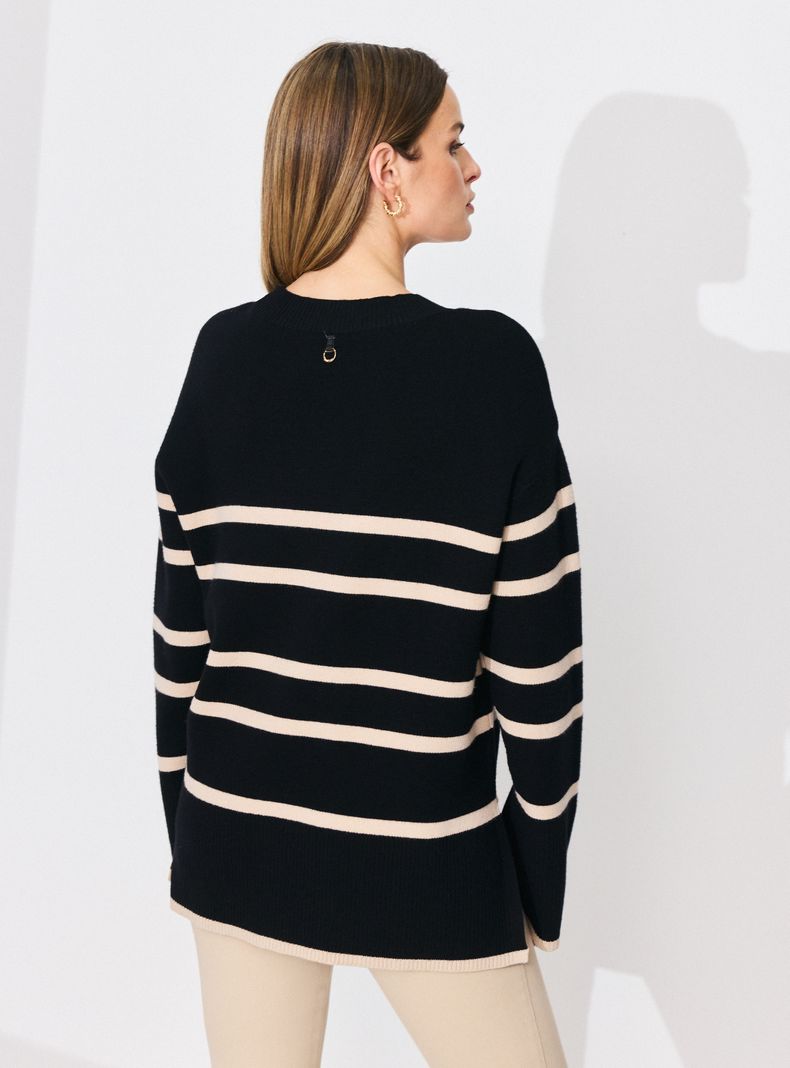 Sweater Listado con Abertura en Costados-1