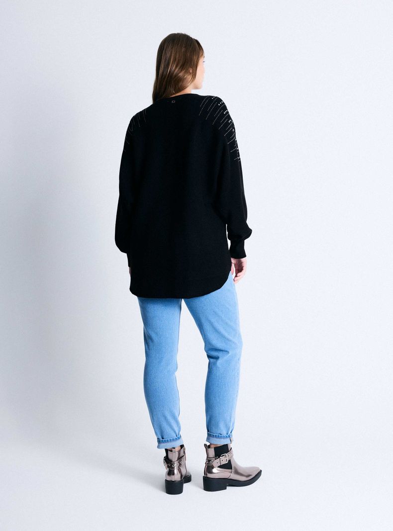 Sweater Liviano con Tachas-5