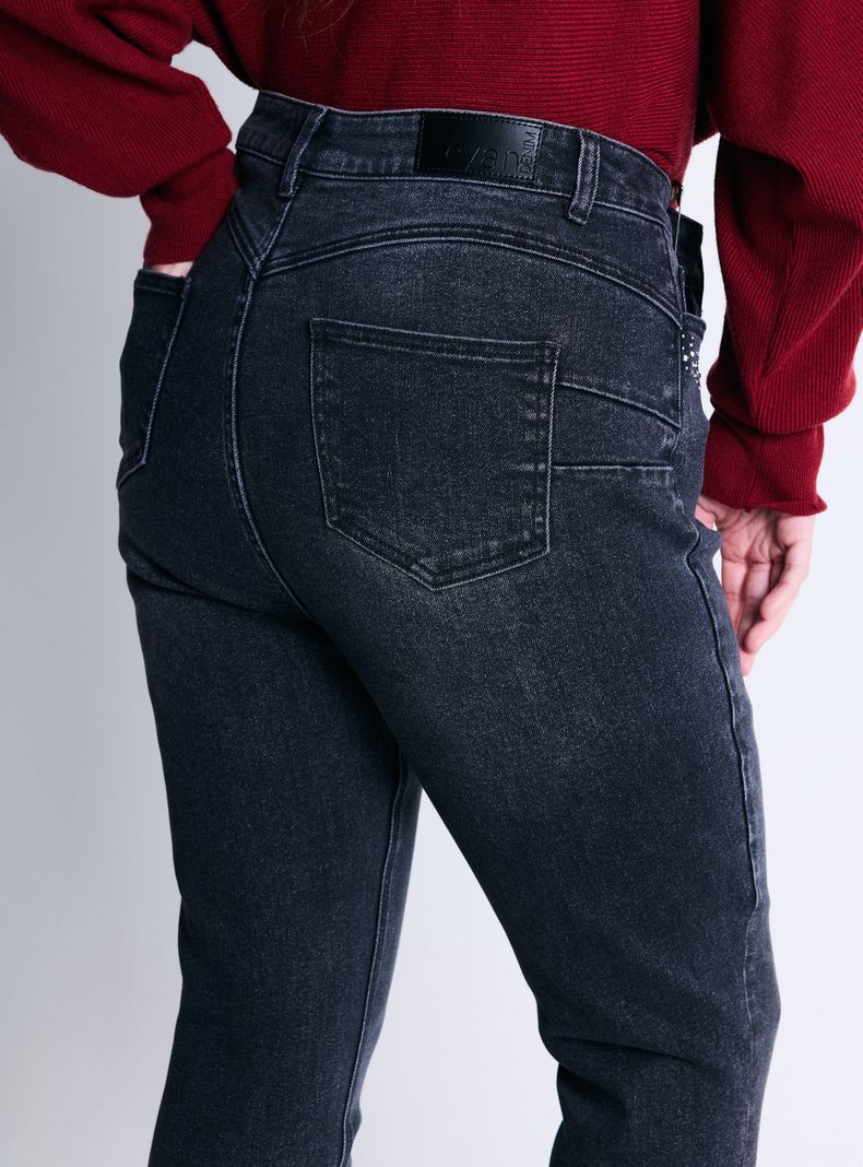 Jeans Bolsillos Delanteros con Brillos Talla Curvy-3