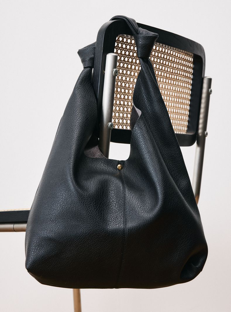Cartera Totebag Efecto Cuero con Nudos-1