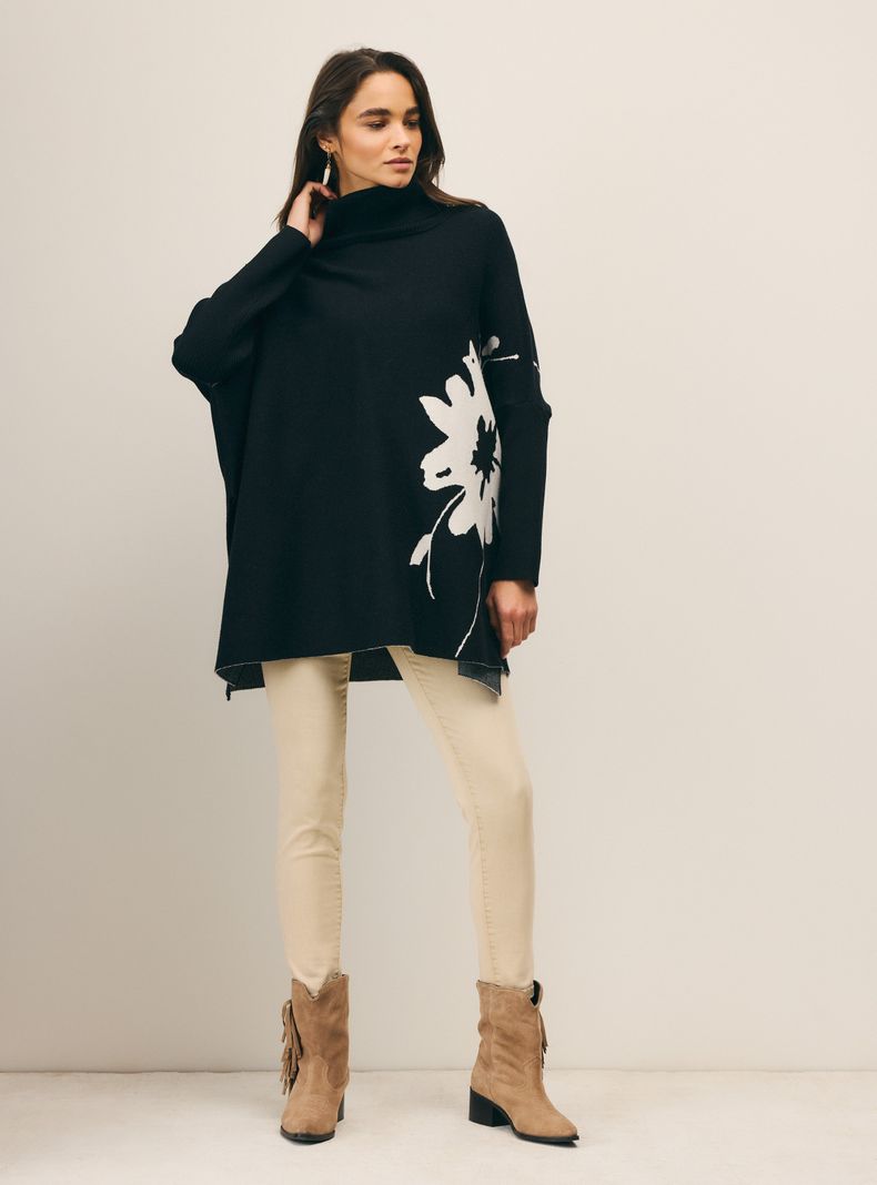 Sweater Tipo Poncho con Diseño Jacquard-4