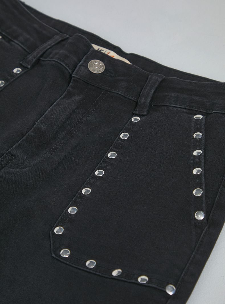 Jeans con Tachas en los Bolsillos-1