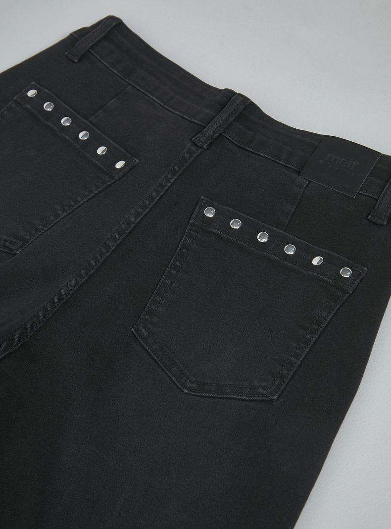 Jeans con Tachas en los Bolsillos-2