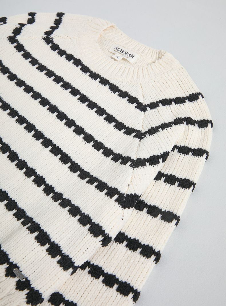 Sweater Jacquard Blanco y Negro-4