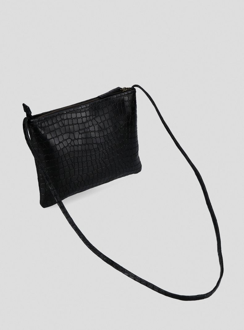 Cartera Crossbody Cuero Croco Negro C del Pilar-2