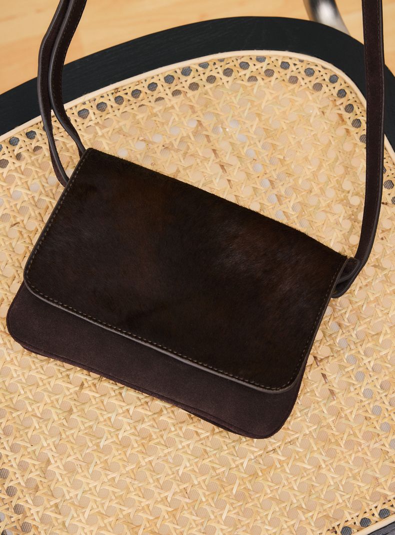 Cartera Crossbody Flap con Textura C del Pilar-6