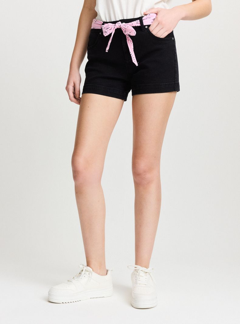 Short con Pañuelo Cinturón