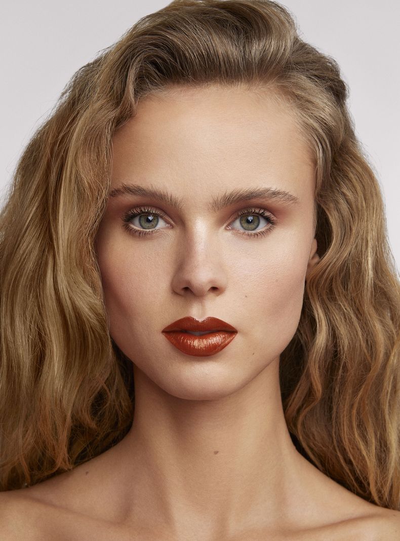 Good Girl Maxi Glaze Lipstick Carolina Herrera 845 Shine 2.3 g-3
