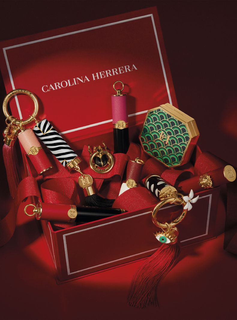 The Tassel with Hook Carolina Herrera Red-4