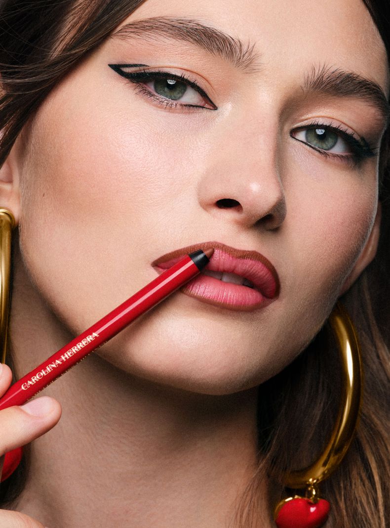Fabulous Kiss Lip Liner Carolina Herrera Beige 1.3 g-4