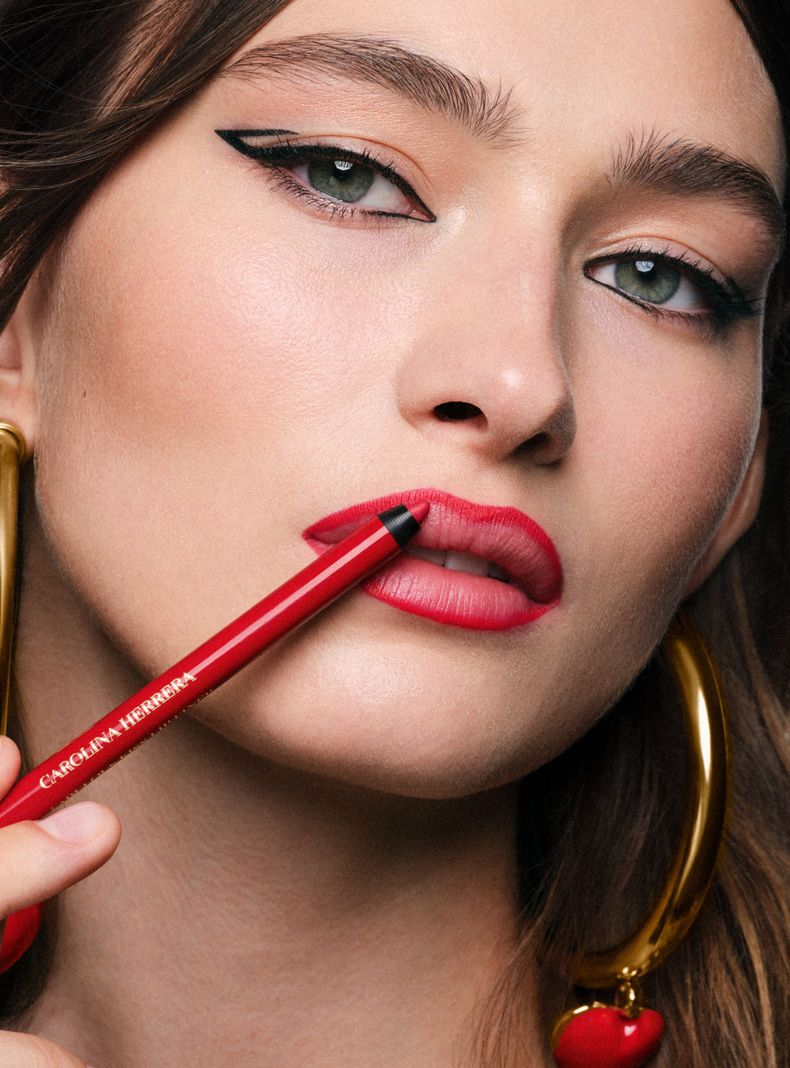 Fabulous Kiss Lip Liner Carolina Herrera Red 1.3 g-4