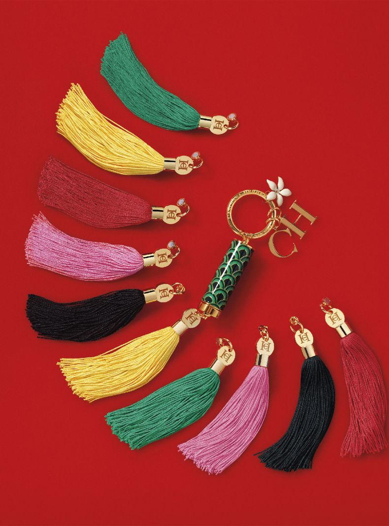 The Tassel with Magnet Carolina Herrera Black-3