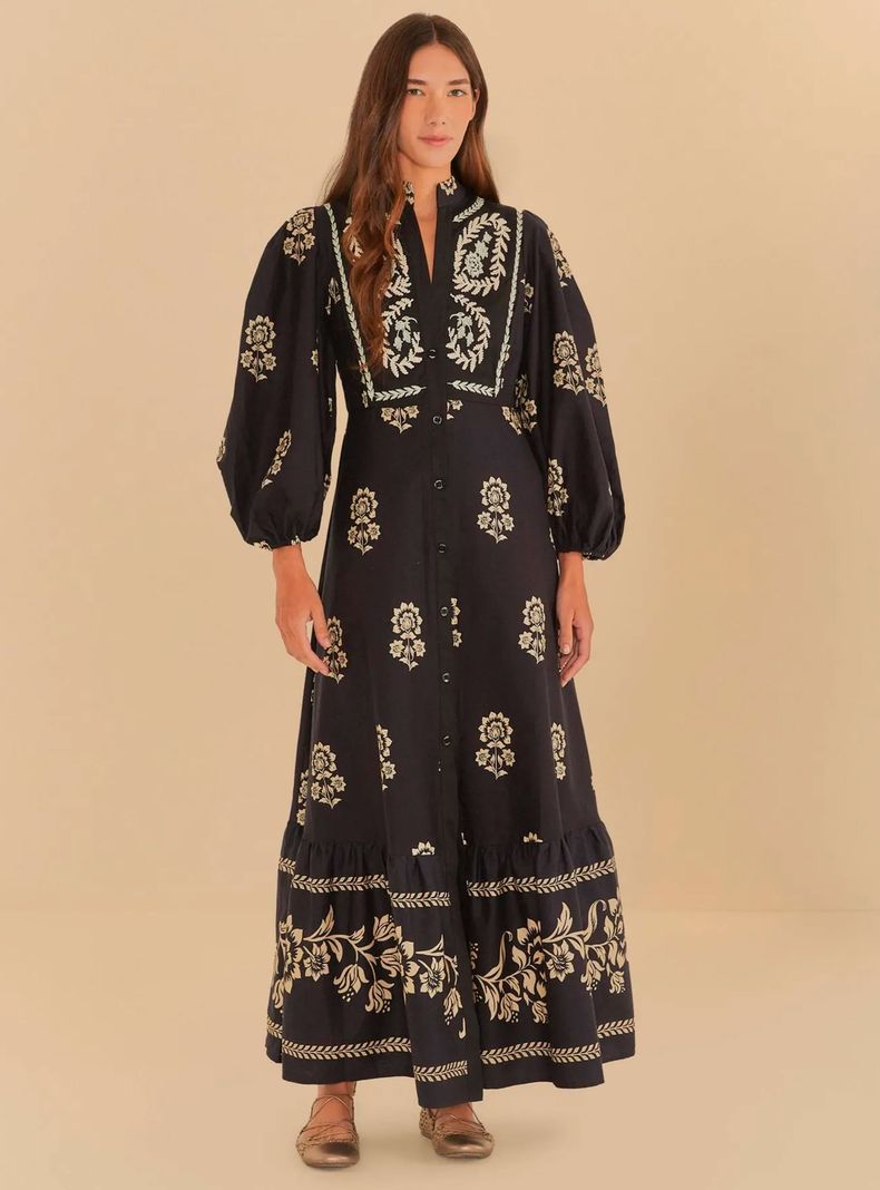 Vestido Largo con Detalles Bordados